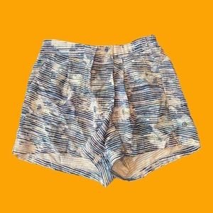 LULULEMON WOMENS BLUE PATTERNED SHORTS